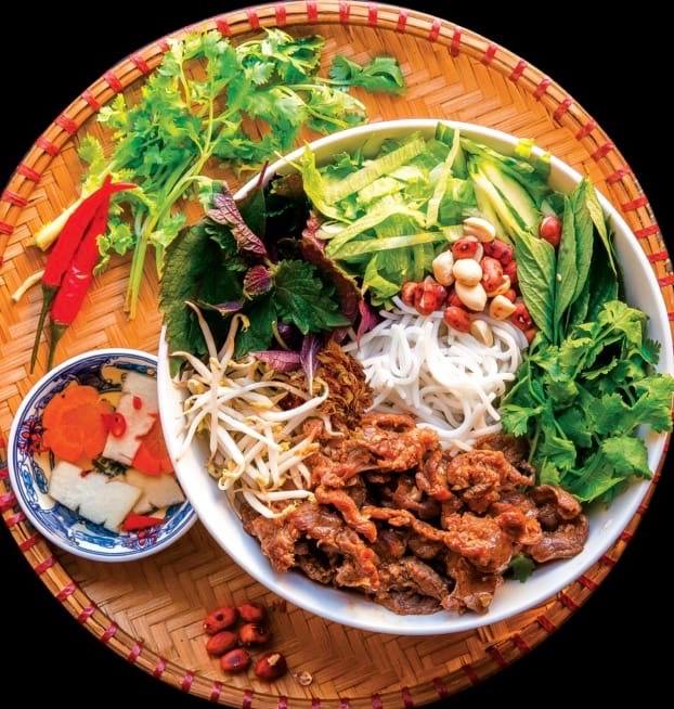 Rice Noodles With Sauteed Beef 